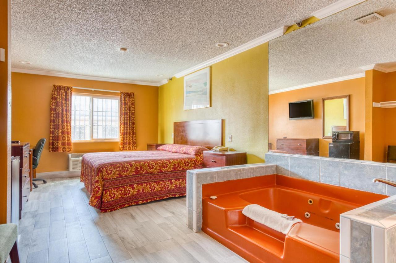 Hotel Corona Ca - Hwy 91 Kültér fotó